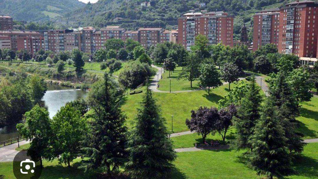 Habitación 1 con vistas Bilbao Exterior foto